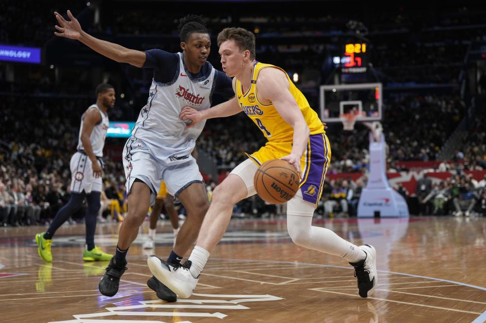 表现差距巨 表现差距巨