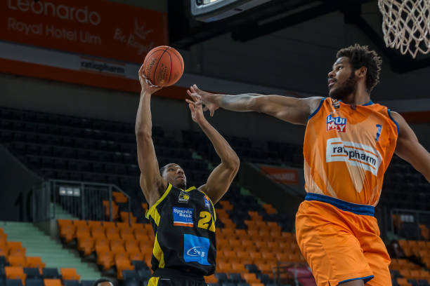 新的草皮技 新的草皮技