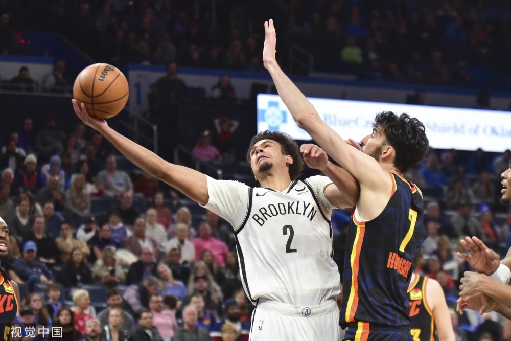 持竞争力的 持竞争力的